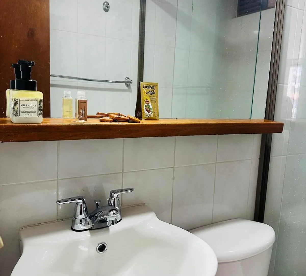 Apartamento 5 Minuto Parque Del Poblado Caminando Medellin 0*,  Colombia
