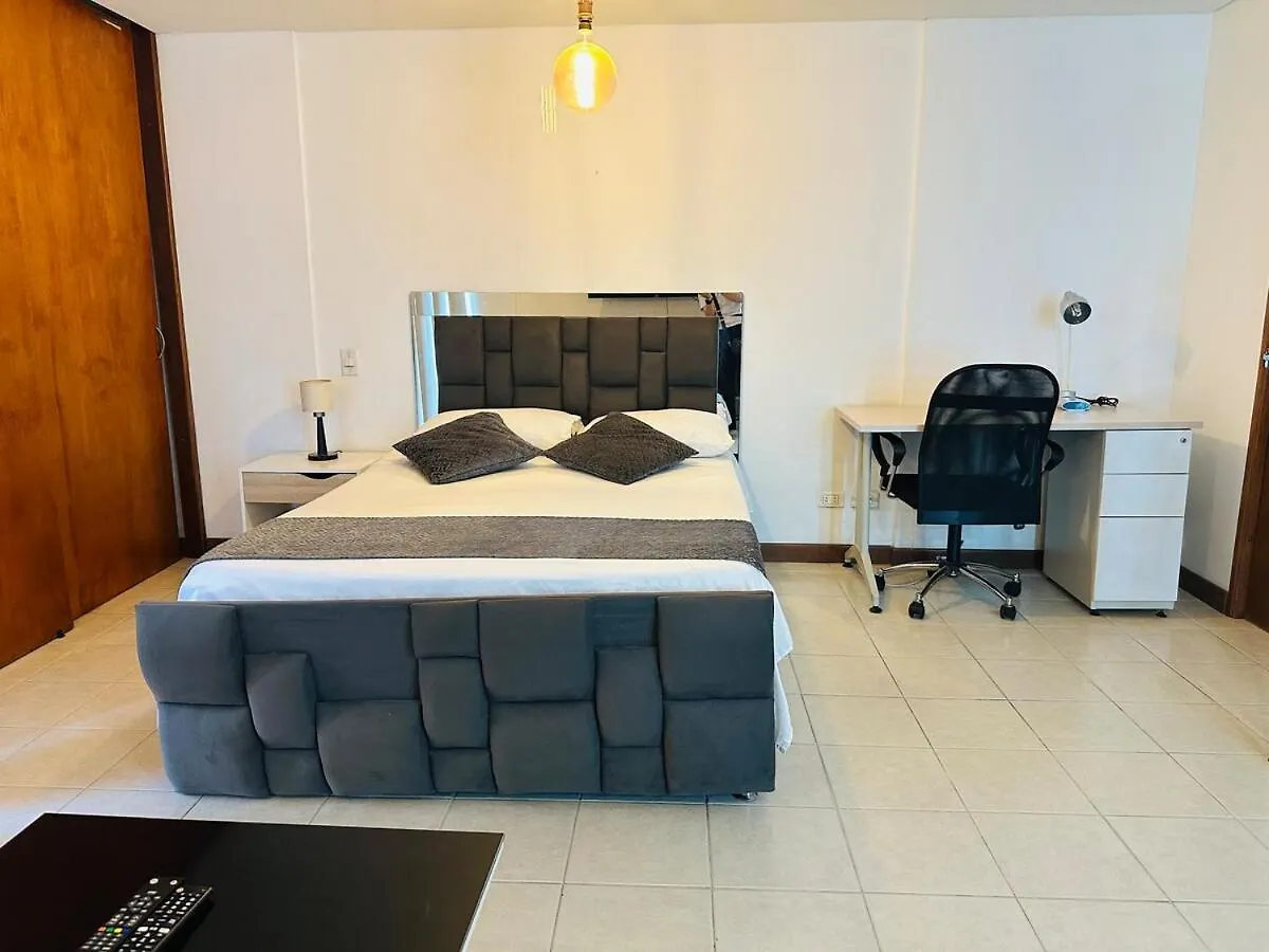 Apartamento 5 Minuto Parque Del Poblado Caminando Medellin 0*,  Colombia