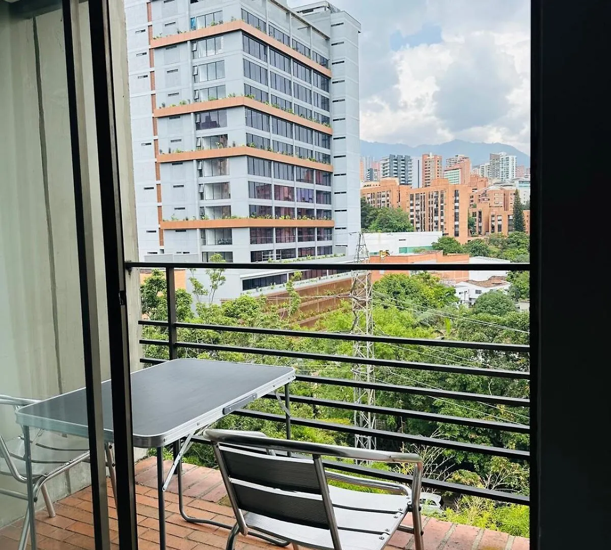 Apartamento 5 Minuto Parque Del Poblado Caminando Medellin 0*,