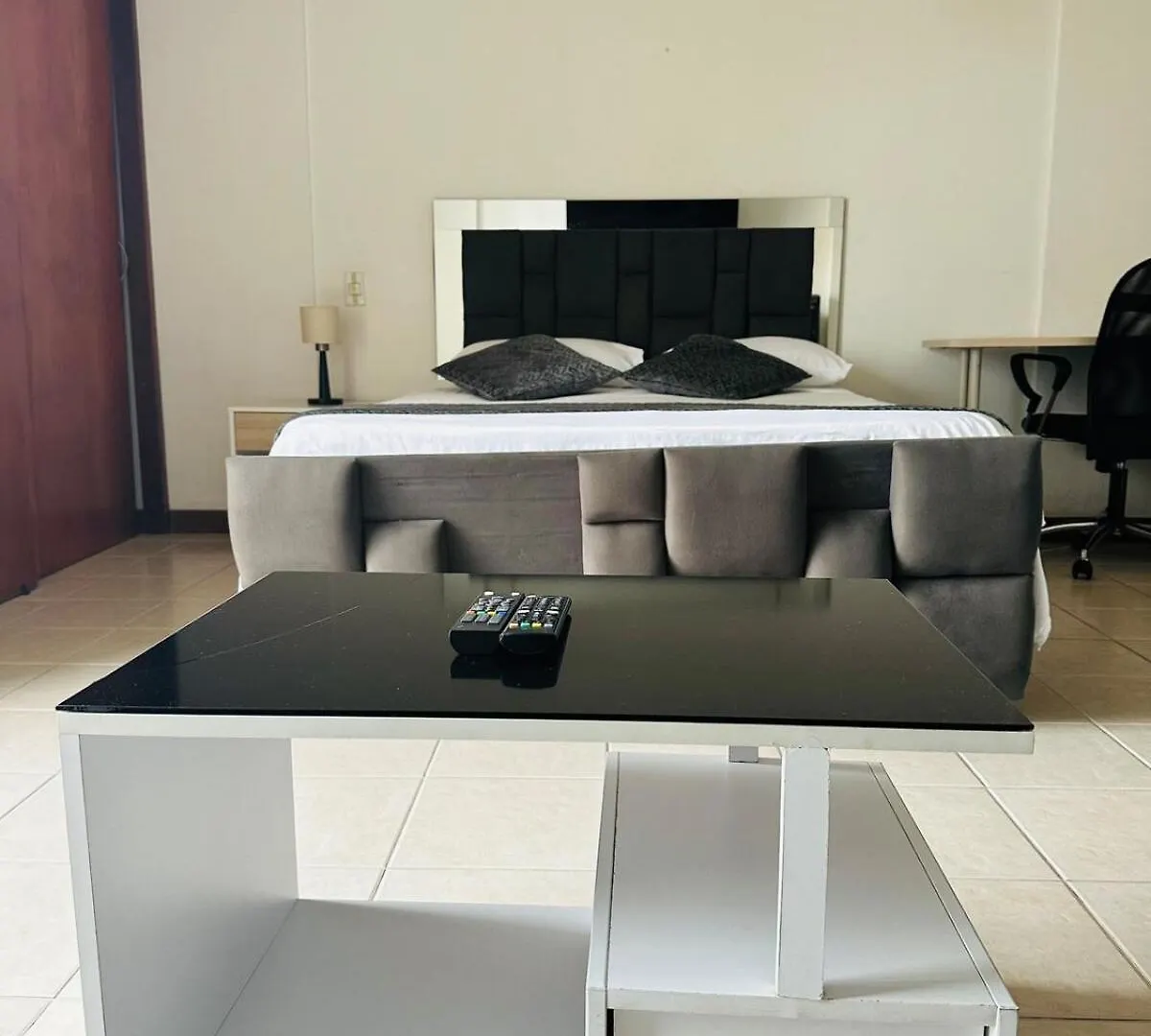Apartamento 5 Minuto Parque Del Poblado Caminando Medellin Apartment